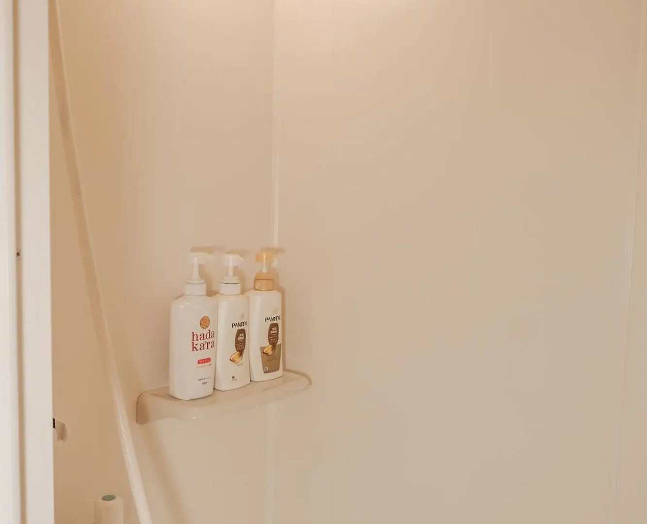 Apartment Hiyamagu Namba: Cozy 3-Room Stay Near Kuromon Market Osaka