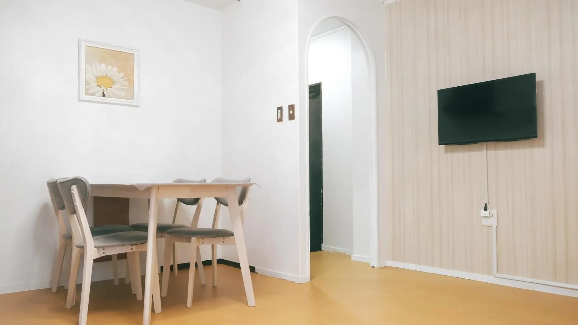 Hiyamagu Namba: Cozy 3-Room Stay Near Kuromon Market Osaka